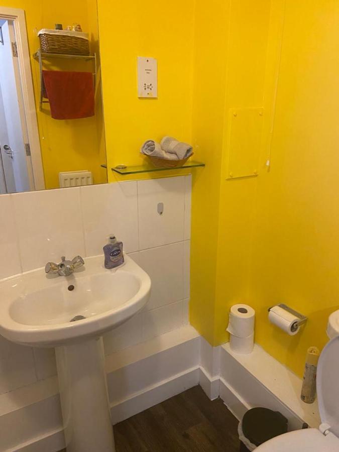 Spacious 1-Bed Flat In North Kensington Londen Buitenkant foto
