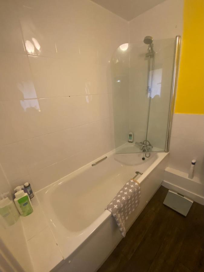 Spacious 1-Bed Flat In North Kensington Londen Buitenkant foto