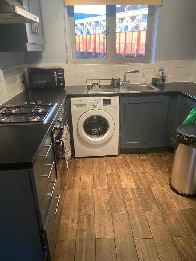 Spacious 1-Bed Flat In North Kensington Londen Buitenkant foto